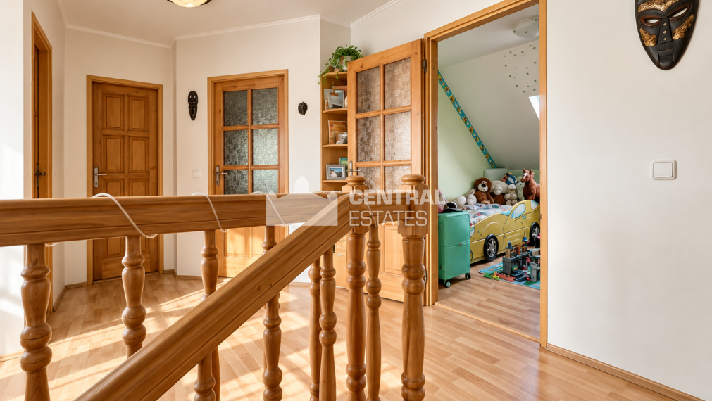 Dvojpodlažný 5- izbový rodinný dom so záhradou na predaj v Dobrohošti