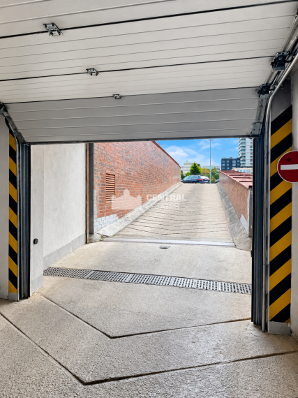 Garážové parkovacie státie 18m2 na prenájom v Ružinove