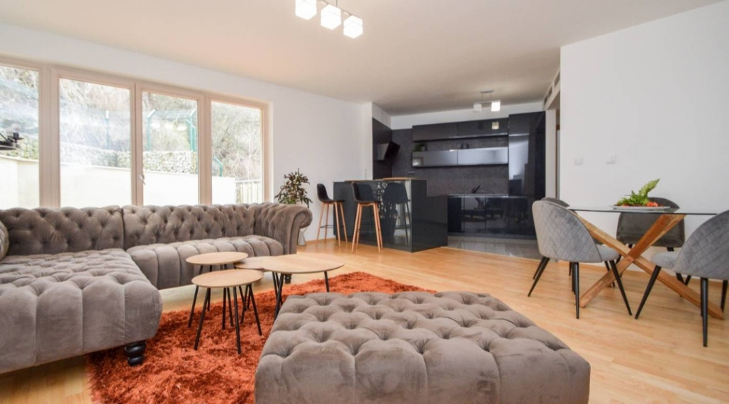 Krásny 2i byt v novostavbe s terasou a parkovaním na prenájom v Starom meste