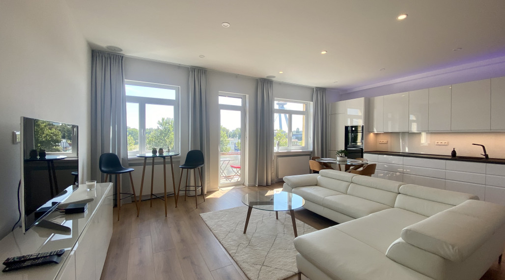 Luxusný 3i byt s balkónom a pivnicou na prenájom v Starom meste