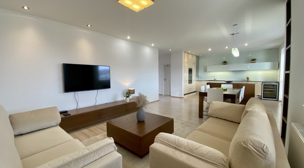 Superior 4- bedroom duplex in a new building with terrace and garage for rent in Petržalka