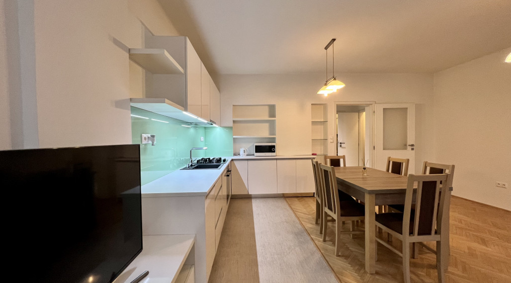 Completely renovated 1- bedroom apartment with a balcony for sale in the Old Town