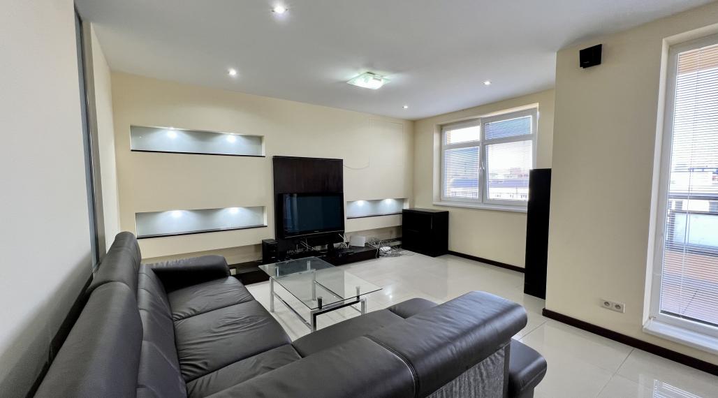 Air-conditioned 3- bedroom duplex with a balcony and a large terrace for sale in the Old Town