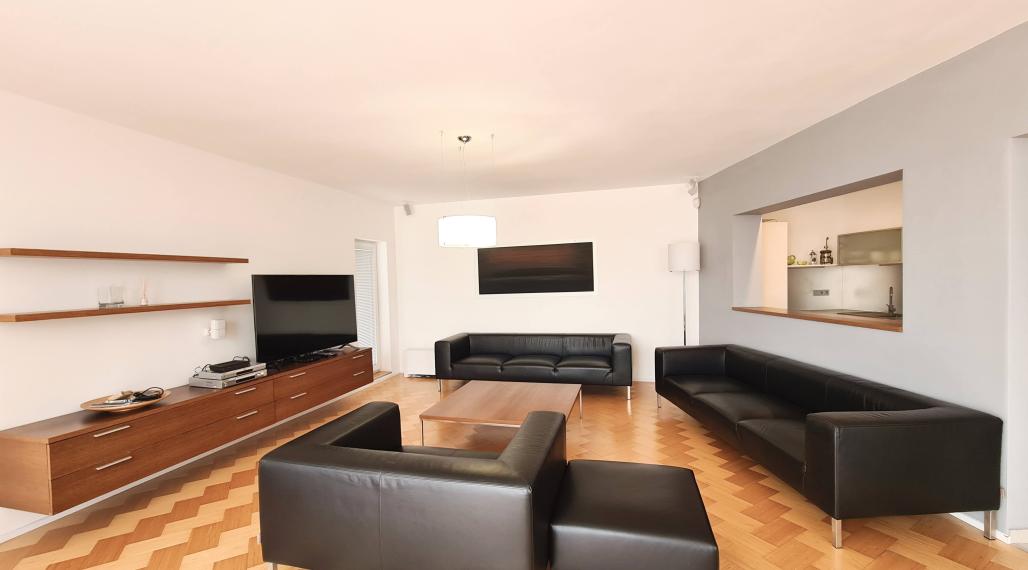 Nadštandardný 3i byt s balkónom a parkovaním na prenájom v Starom meste