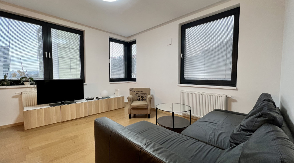 Krásny 2i byt v novostavbe s lodžiou a parkovaním na prenájom v Starom meste