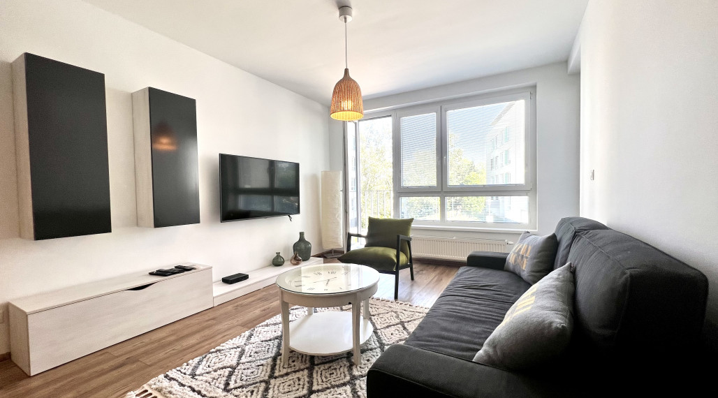 Modern 1- bedroom apartment in a new building with a balcony and parking for rent in the Old Town