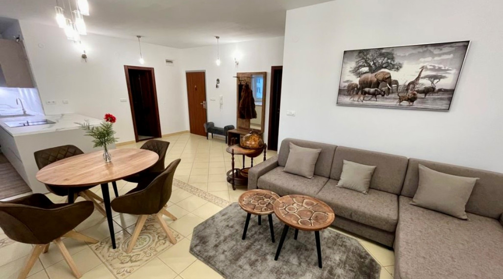 Luxusný 3- izbový byt s balkónom na prenájom v Petržalke