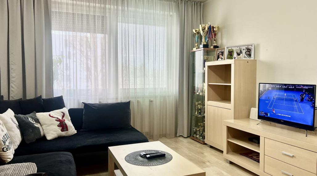 Priestranný 2- izbový byt v novostavbe s balkónom a parkovaním na predaj v Ružinove