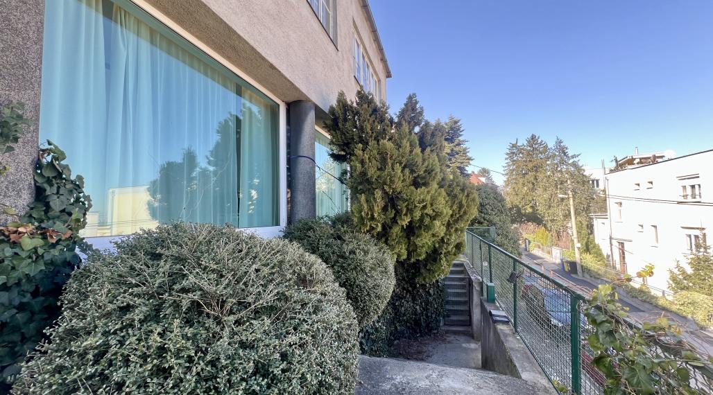 Krásny 3- izbový byt s terasou na prenájom v Starom meste