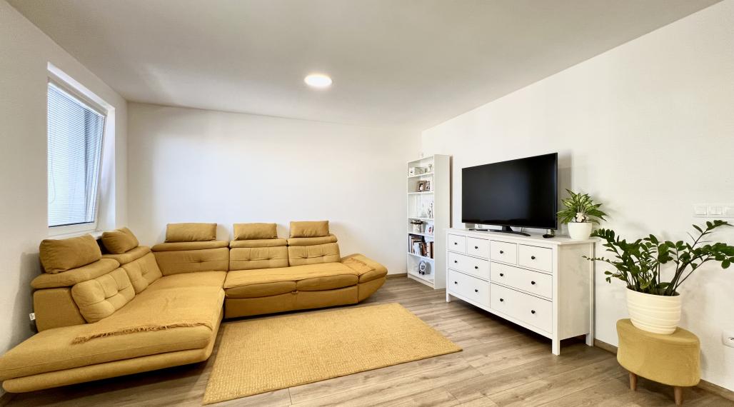 Veľmi pekný klimatizovaný 3- izbový byt v novostavbe s balkónom na predaj v Dunajskej Strede PREDANÝ