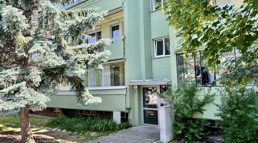 1- izbový byt s lodžiou v pôvodnom stave na predaj v Rači PREDANÝ