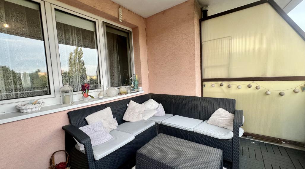 Priestranný 3-izbový byt s dvomi terasami na predaj v Dúbravke