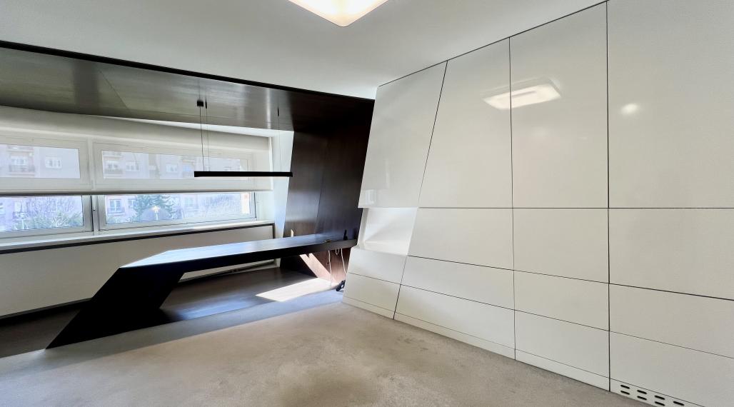 Administratívne priestory s vlastným vchodom, terasou a parkovaním na prenájom v Starom meste