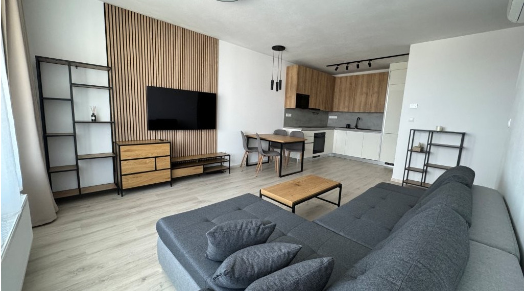 Krásny 2- izbový byt v novostavbe s balkónom a parkovaním na prenájom v Rači