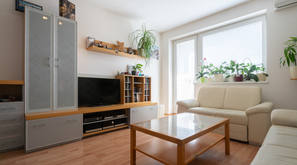 Spacious 2- bedroom apartment with balcony for sale in Vrakuna