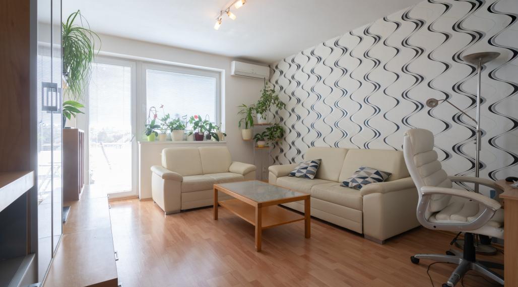 Priestranný 3- izbový byt s balkónom na predaj vo Vrakuni