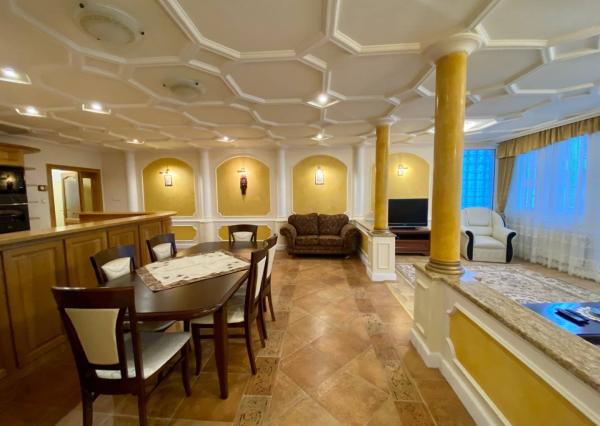 Luxusný 4i byt pod hradom s balkónom parkovaním na prenájom v Starom meste