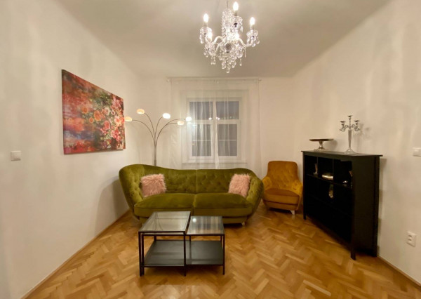 Priestranný staromestský 3i byt na prenájom v Starom meste 