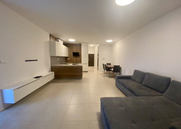 Exkluzívny 4i byt v novostavbe s terasou a parkovaním na prenájom v Novom meste