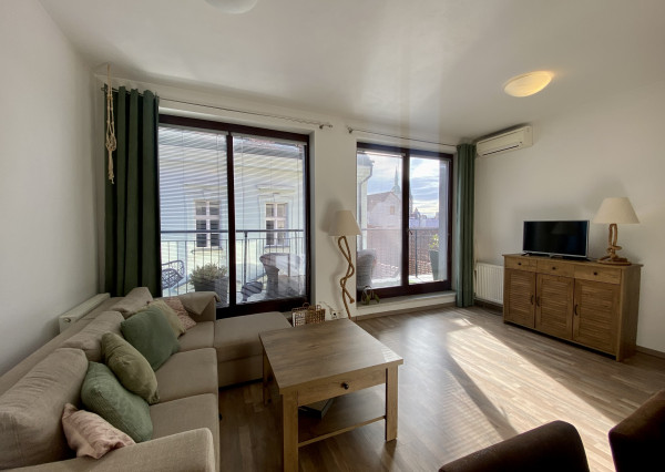 Krásny klimatizovaný 2i byt v novostavbe s terasou na prenájom v Starom meste