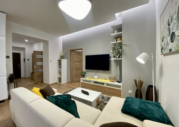 Nádherný klimatizovaný 3i byt na prenájom v Starom meste