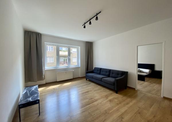 Kompletne zrekonštruovaný klimatizovaný 3i byt s balkónom na prenájom v Novom meste