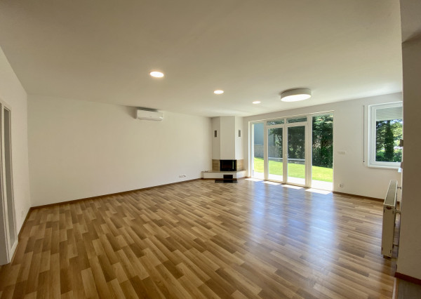 Priestranný 6-izbový rodinný dom so záhradou na prenájom v Záhorskej Bystrici