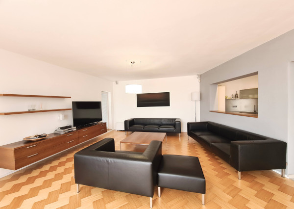 Nadštandardný 3i byt s balkónom a parkovaním na prenájom v Starom meste