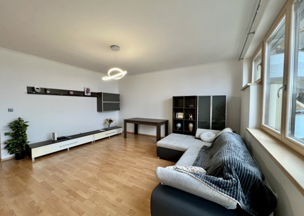 Nice 2-bedroom apartment with terrace and parking for rent in Karlová Ves