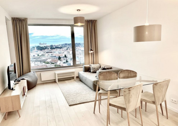 Nadštandardný 2i byt v lukratívnej novostavbe s lodžiou a parkovaním na prenájom v Starom meste