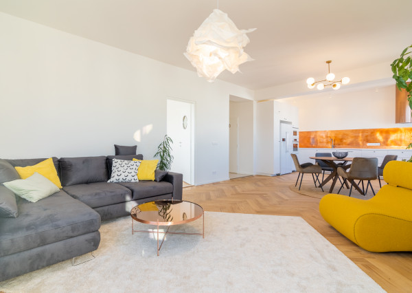 Jedinečný veľkometrážny 3- izbový byt na prenájom v Starom meste