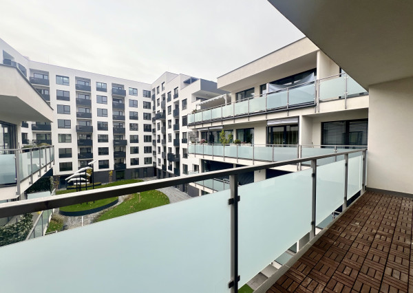 Moderný 3- izbový byt v novostavbe s terasou a pivnicou na prenájom v Starom meste