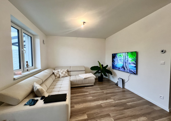 2- izbový byt v novostavbe, 47 m2 predzáhradka, parkovanie