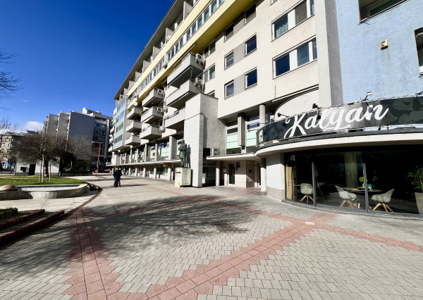 Administratívne priestory s vlastným vchodom, terasou a parkovaním na predaj v Starom meste