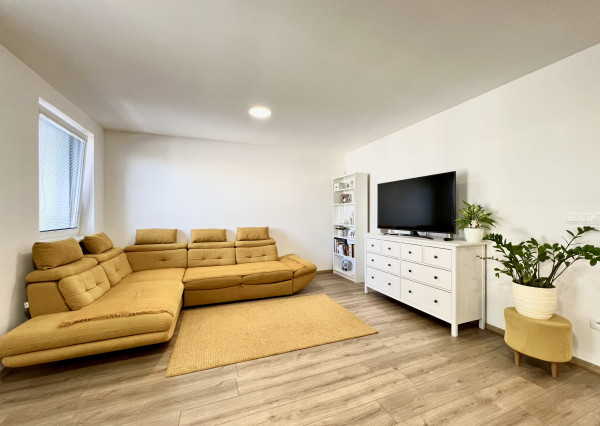 Veľmi pekný klimatizovaný 3- izbový byt v novostavbe s balkónom na predaj v Dunajskej Strede PREDANÝ