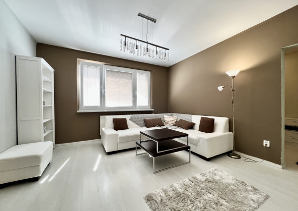 Príjemný 2- izbový byt s pivnicou na prenájom v Karlovej Vsi