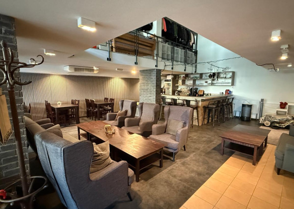 Spacious commercial space 270m2 for rent Karlova Ves