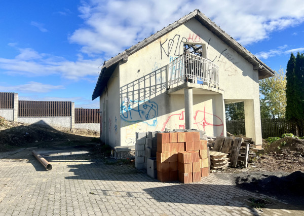 Priestranný pozemok s rodinným domom na predaj v Limbachu PREDANÝ