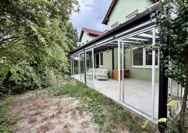 5- izbový rodinný dom so zimnou záhradou a parkovaním na predaj v Dunajskej Lužnej