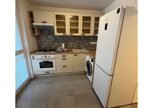 Spacious 2- bedroom apartment with balcony for rent in the Old Town