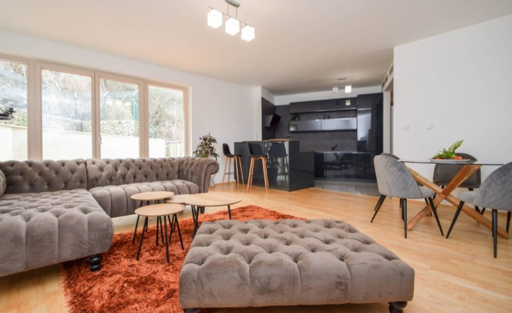 Beautiful 1-bedroom apartment in a new building with a terrace for rent in the Old Town