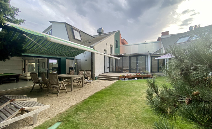 Spacious 8- room family house with garden and sauna for rent in Nove mesto - fotografia 3