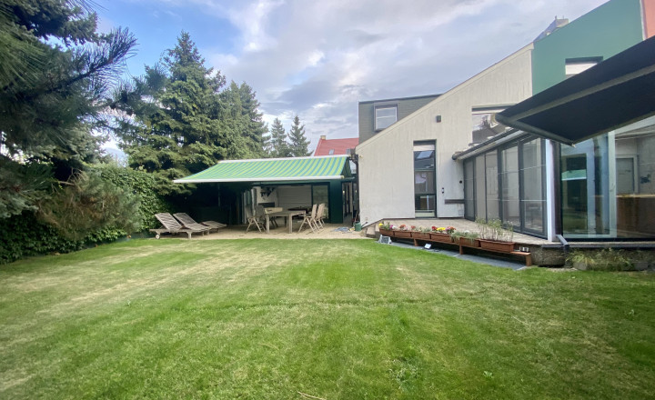 Spacious 8- room family house with garden and sauna for rent in Nove mesto - fotografia 2