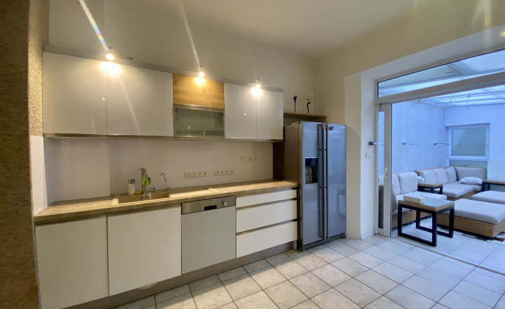 Spacious 8- room family house with garden and sauna for rent in Nove mesto - fotografia 16