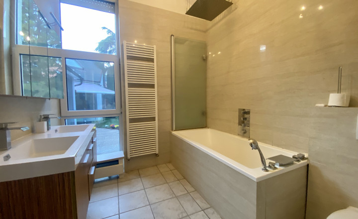 Spacious 8- room family house with garden and sauna for rent in Nove mesto - fotografia 17