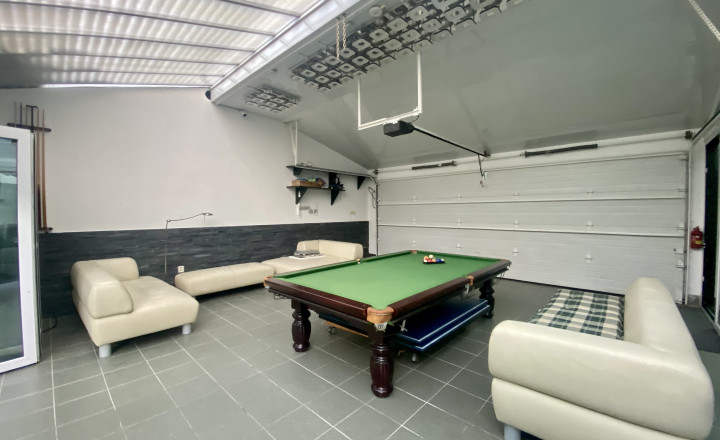 Spacious 8- room family house with garden and sauna for rent in Nove mesto - fotografia 19