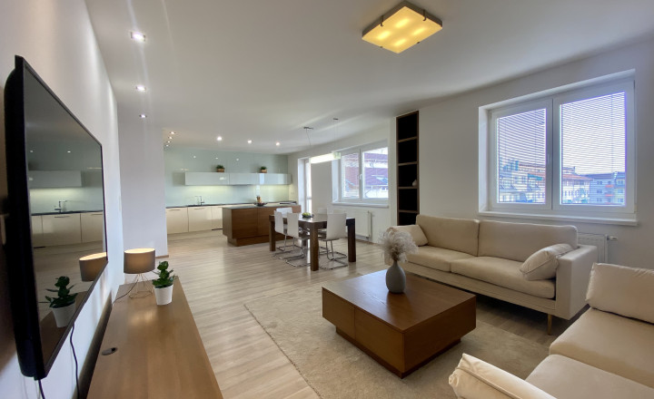 Superior 4- bedroom duplex in a new building with terrace and garage for rent in Petržalka - fotografia 1