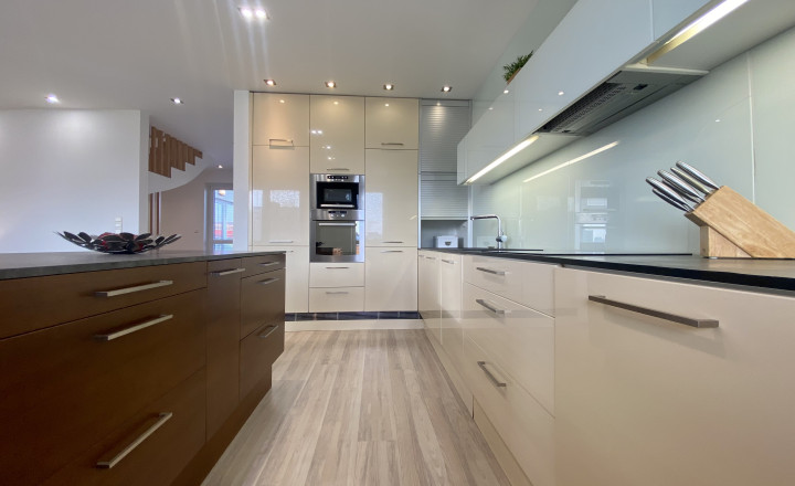 Superior 4- bedroom duplex in a new building with terrace and garage for rent in Petržalka - fotografia 4