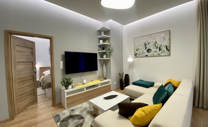 Beautiful air-conditioned 2-bedroom apartment for rent in the Old Town - fotografia 1