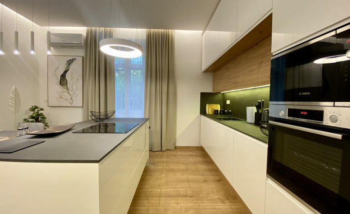 Beautiful air-conditioned 2-bedroom apartment for rent in the Old Town - fotografia 4